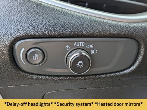 Used 2022 Chevrolet Malibu LT image 11