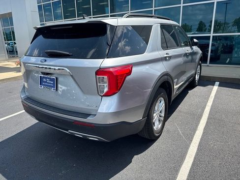 Used 2023 Ford Explorer XLT w/ Equipment Group 202A AWD/4WD image 3