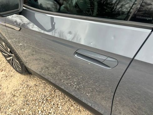 Used 2023 Volkswagen ID.4 Pro S Plus image 21