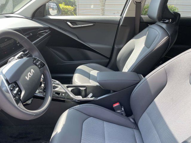 New 2026 Kia Niro EX FWD image 17