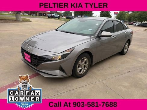 Used 2022 Hyundai Elantra SE FWD image 3