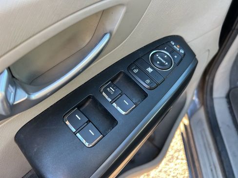 Used 2017 Kia Sedona LX w/ LX Essentials Premium Package image 21