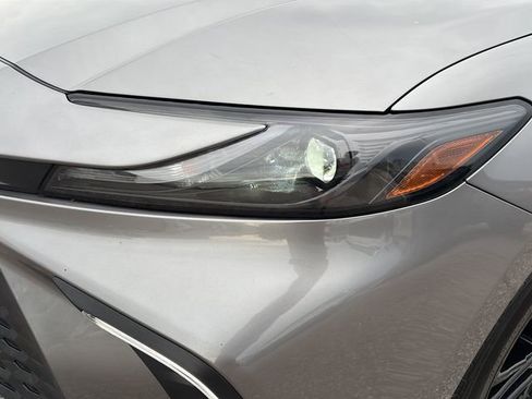 Used 2025 Toyota Camry SE w/ Convenience Package FWD image 9