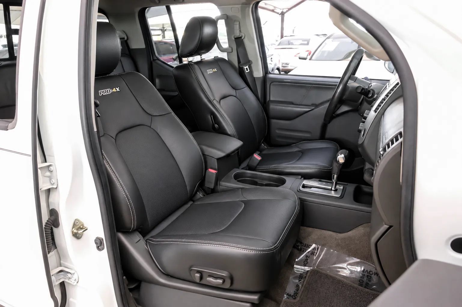 Used 2016 Nissan Frontier PRO-4X w/ Pro-4x Luxury Package AWD/4WD image 37