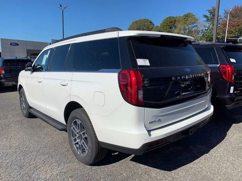 New 2025 Ford Expedition Active image 17