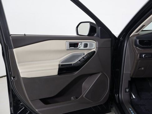 Used 2021 Ford Explorer Platinum w/ Equipment Group 601A image 23