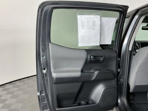 Used 2019 Toyota Tacoma SR5 AWD/4WD image 22