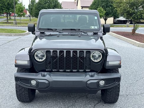Used 2021 Jeep Gladiator Sport AWD/4WD image 2