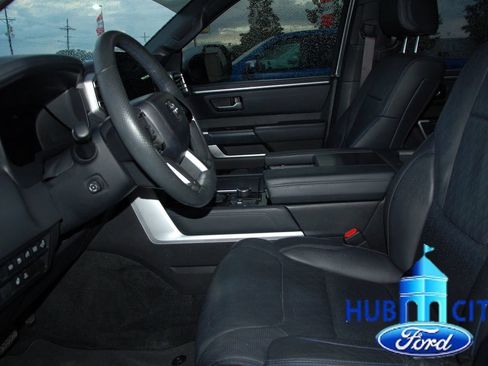 Used 2024 Toyota Sequoia Platinum AWD/4WD image 10