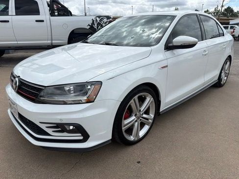 Used 2017 Volkswagen Jetta GLI FWD image 2