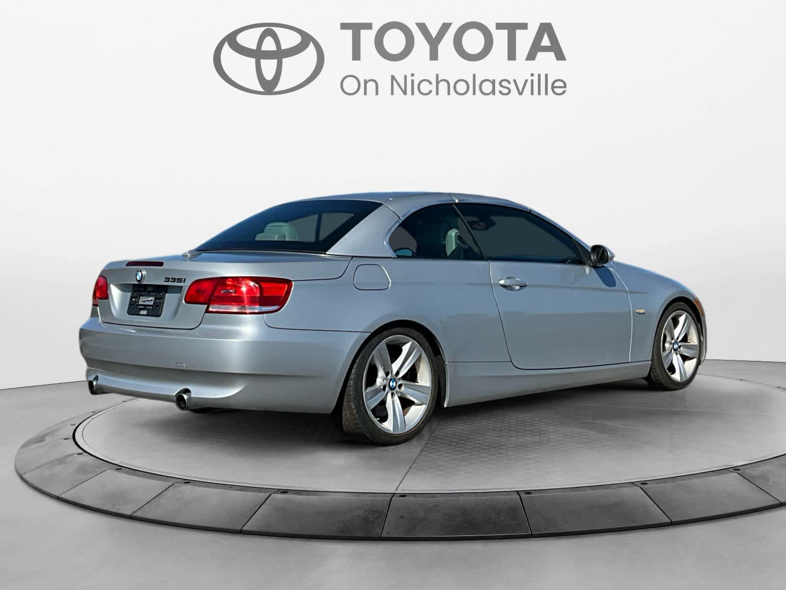 Used 2009 BMW 335i Convertible RWD image 5