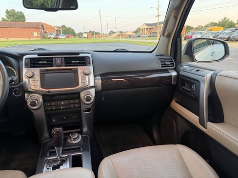 Used 2014 Toyota 4Runner Limited AWD/4WD image 27