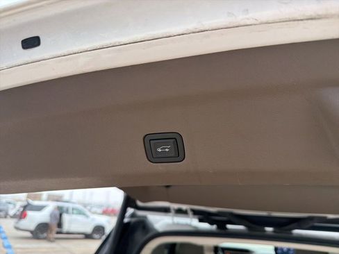 Used 2021 GMC Yukon Denali w/ Denali Premium Package image 26