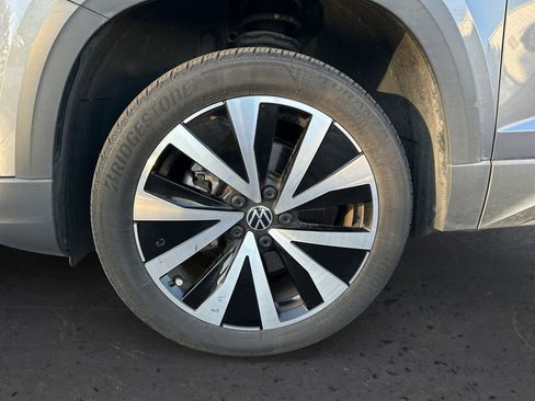 Certified 2023 Volkswagen Taos SE image 13