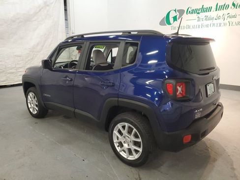 Used 2019 Jeep Renegade Latitude w/ Popular Equipment Group AWD/4WD image 4