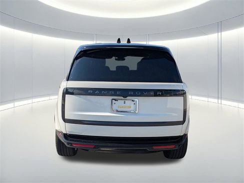 Used 2025 Land Rover Range Rover SE image 6