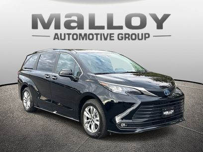 Used 2025 Toyota Sienna XLE