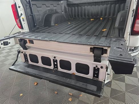 Used 2021 GMC Sierra 1500 Elevation w/ Preferred Package image 11