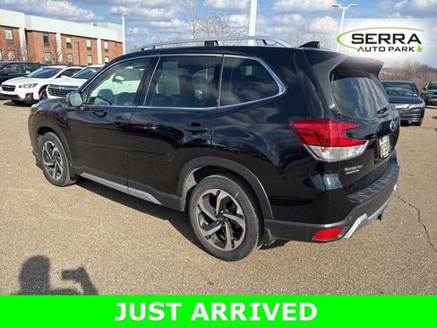 Used 2023 Subaru Forester Touring image 4