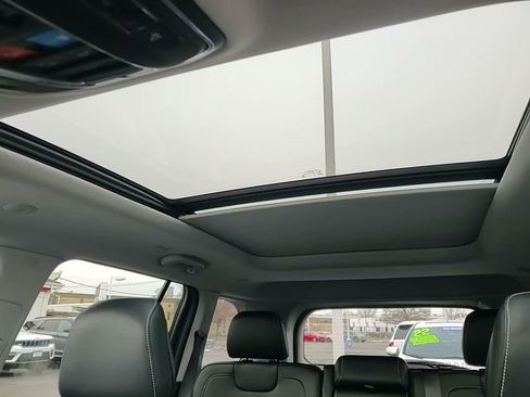 Used 2023 Jeep Grand Cherokee 4WD 4xe image 23