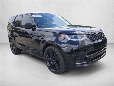Certified 2025 Land Rover Discovery Dynamic SE AWD/4WD image 3