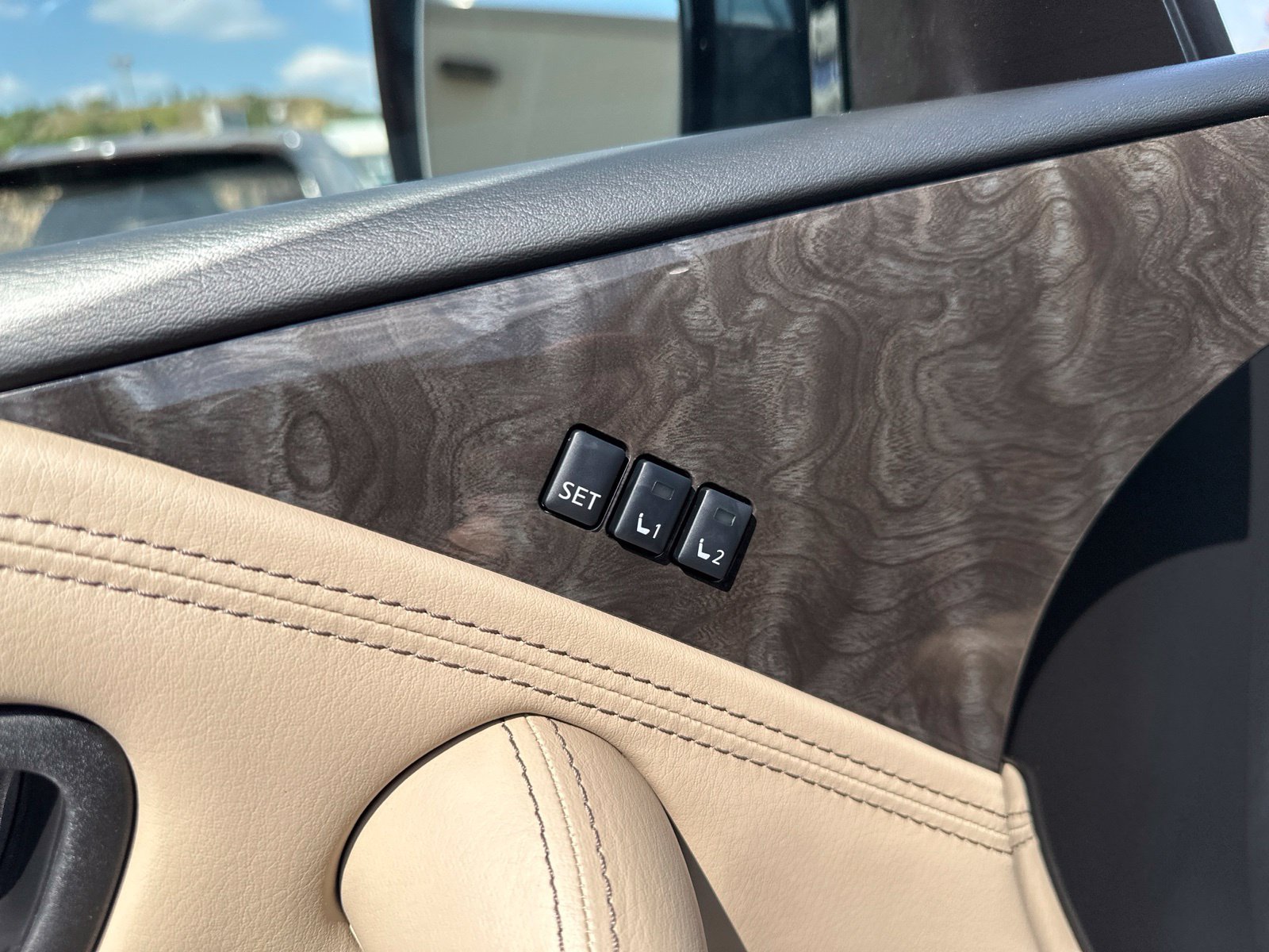 Used 2024 Nissan Armada Platinum w/ Cargo Package AWD/4WD image 17