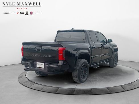 Used 2025 Toyota Tacoma SR5 AWD/4WD image 16
