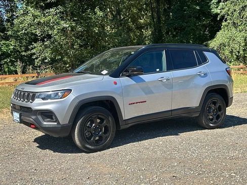 Used 2023 Jeep Compass Trailhawk AWD/4WD image 5