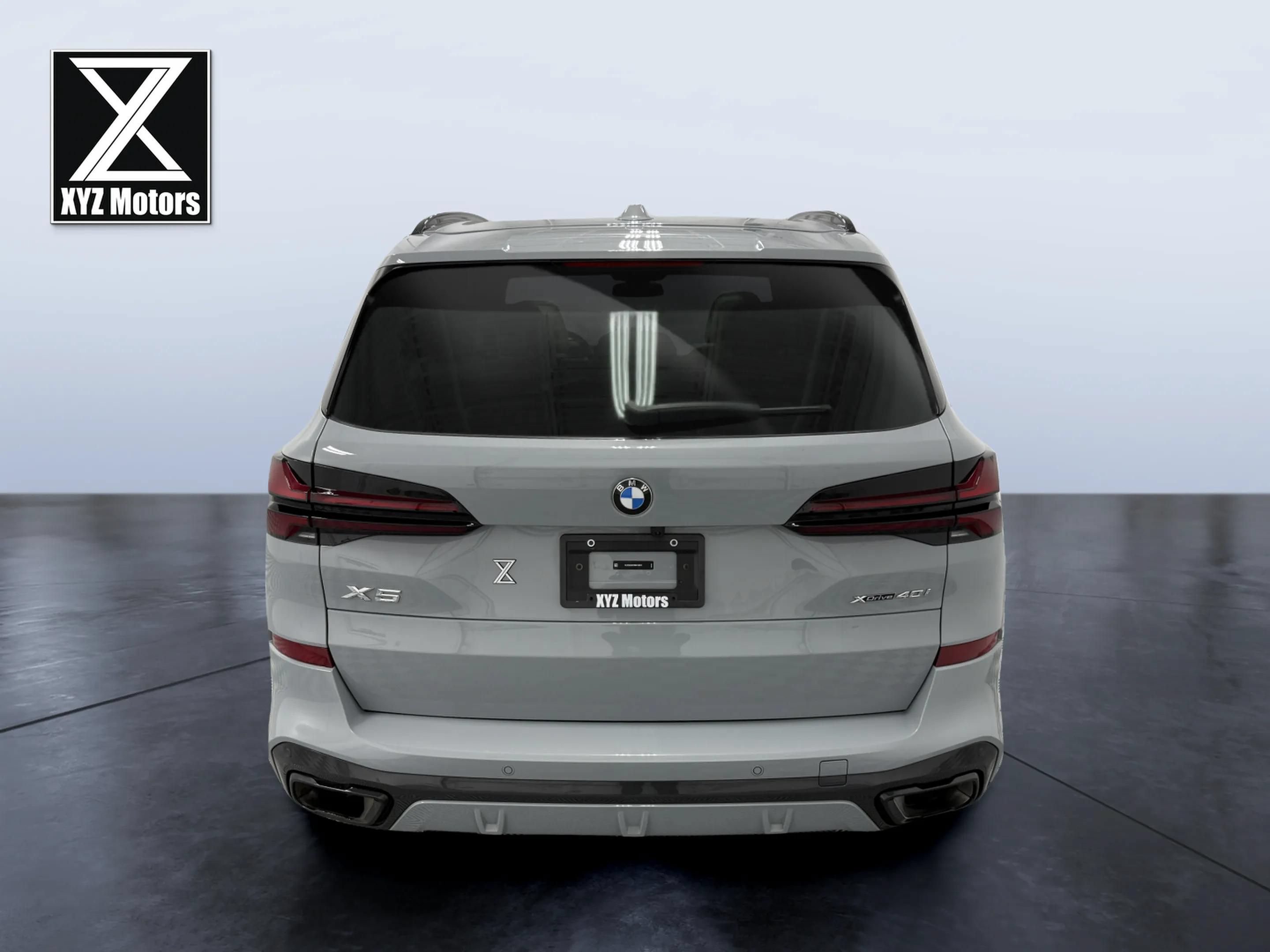 Used 2024 BMW X5 xDrive40i w/ M Sport Package AWD/4WD image 5