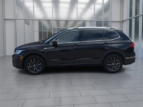 Used 2022 Volkswagen Tiguan SE image 5