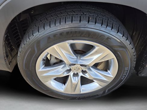 Used 2014 Toyota Highlander Limited Platinum image 10