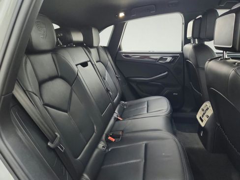 Used 2024 Porsche Macan S AWD/4WD image 30
