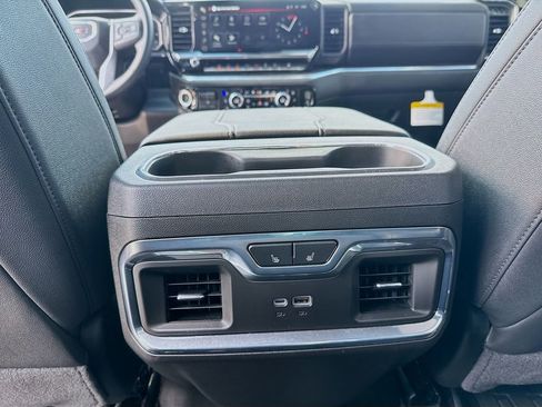 Used 2026 GMC Sierra 1500 SLT AWD/4WD image 23