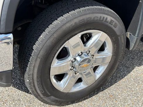 Used 2021 Chevrolet Silverado 2500 LTZ w/ LTZ Premium Package image 9