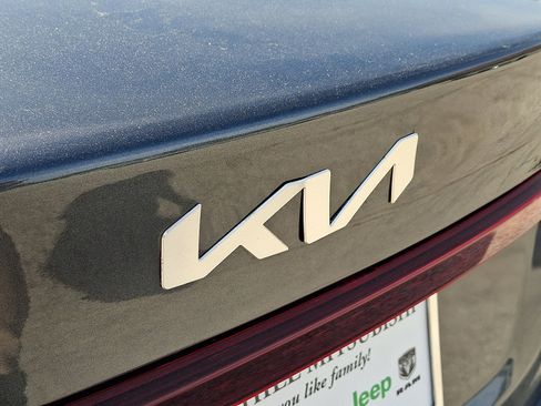 Used 2024 Kia Forte LXS FWD image 16