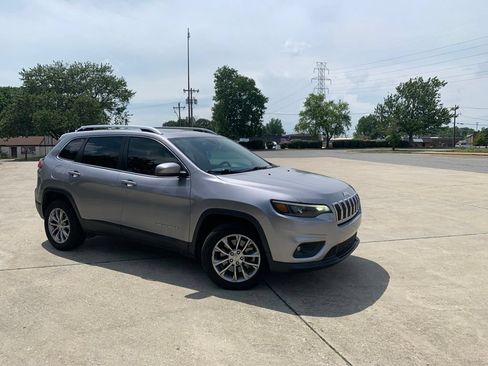 Used 2021 Jeep Cherokee Latitude Plus w/ Sun & Sound Group FWD image 7