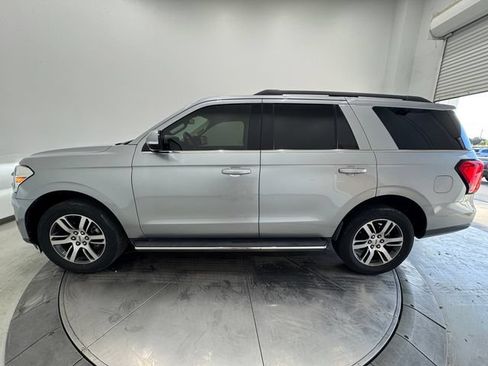 Used 2022 Ford Expedition XLT RWD image 16