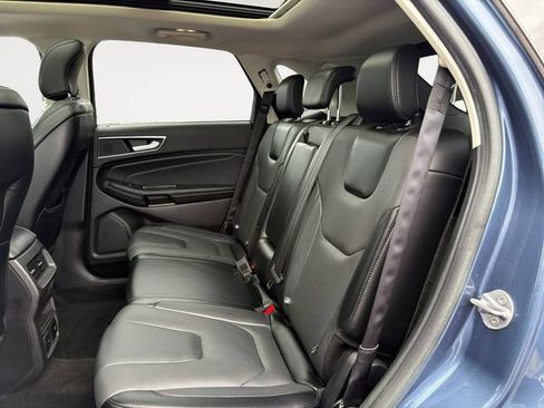 Used 2018 Ford Edge Titanium w/ Equipment Group 302A AWD/4WD image 13