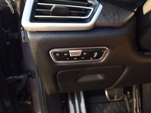 Used 2021 BMW X5 xDrive40i w/ M Sport Package AWD/4WD image 12
