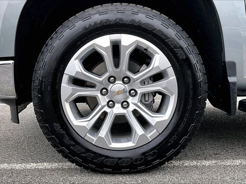 Used 2024 Chevrolet Silverado 1500 LTZ image 9