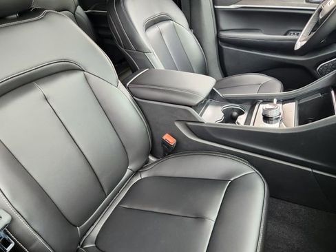 New 2026 Jeep Grand Cherokee L Limited image 9