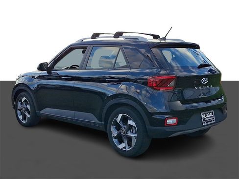 Used 2023 Hyundai Venue SEL image 5