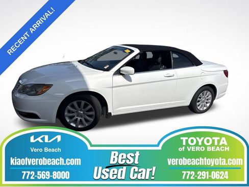 Used 2011 Chrysler 200 Touring w/ Cold Weather Group FWD image 1