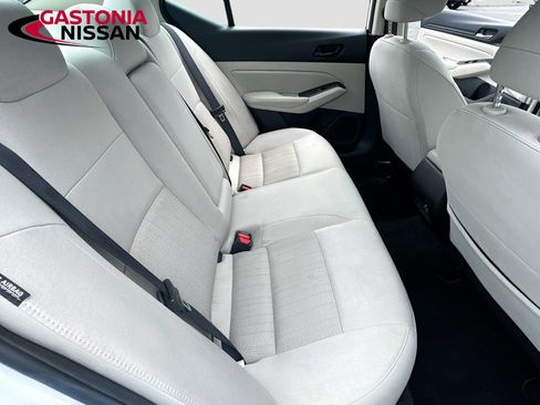 Used 2025 Nissan Altima 2.5 SV FWD image 34