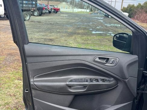 Used 2016 Ford Escape S image 21