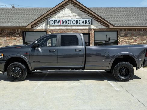 Used 2022 RAM 3500 Laramie w/ Night Edition AWD/4WD image 8