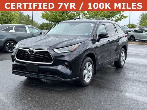Used 2022 Toyota Highlander LE AWD/4WD image 5