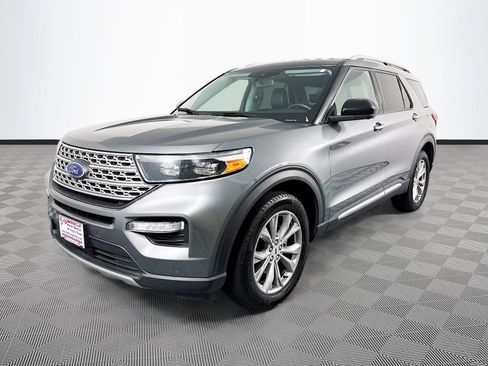 Used 2023 Ford Explorer Limited AWD/4WD image 3