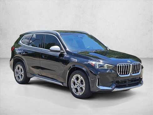 Used 2023 BMW X1 xDrive28i w/ Convenience Package AWD/4WD image 3