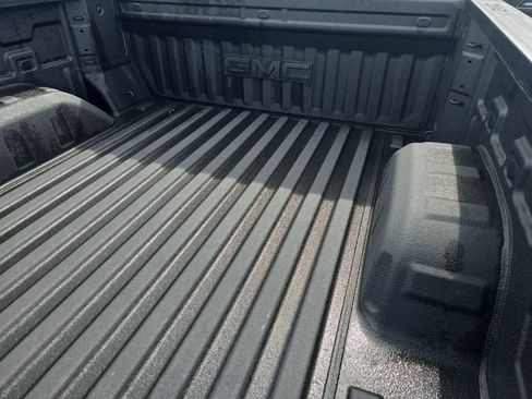 Used 2025 GMC Sierra 1500 AT4 w/ AT4 Premium Package image 14